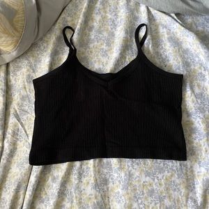 Casual black crop top